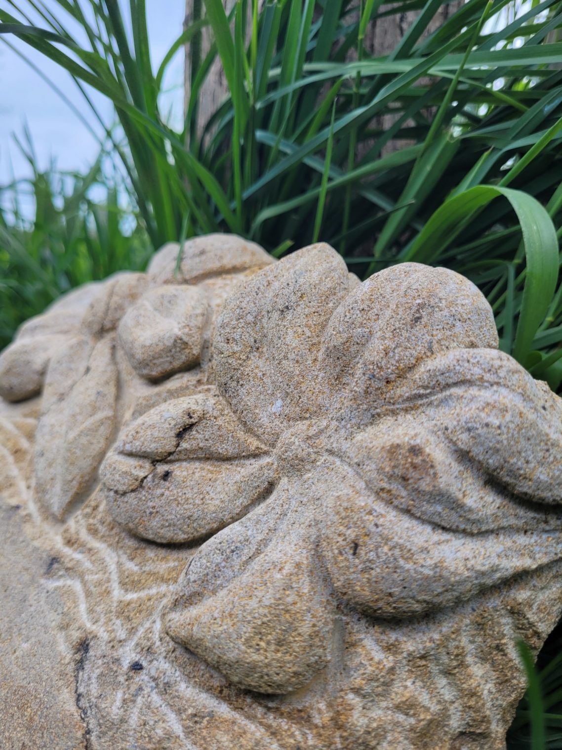 Blume Gedenkstein